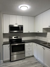 Building Photo - 240 Water St W