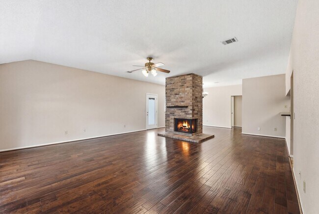 Foto del edificio - 17219 Kettle Creek Dr