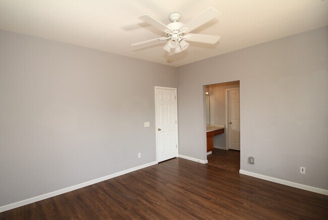 Building Photo - 7524 Barn Owl Dr