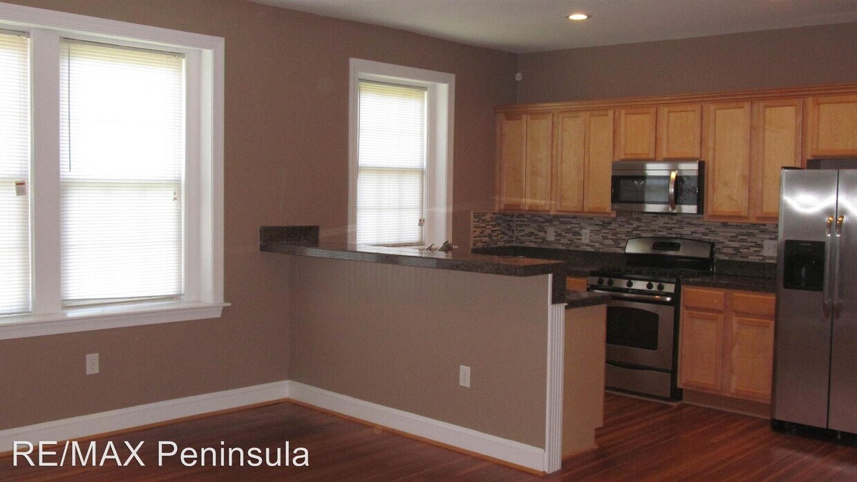 Primary Photo - 2 br, 1 bath House - 3015 West Ave Unit 204