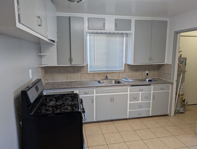 Foto del edificio - 6th St Duplex