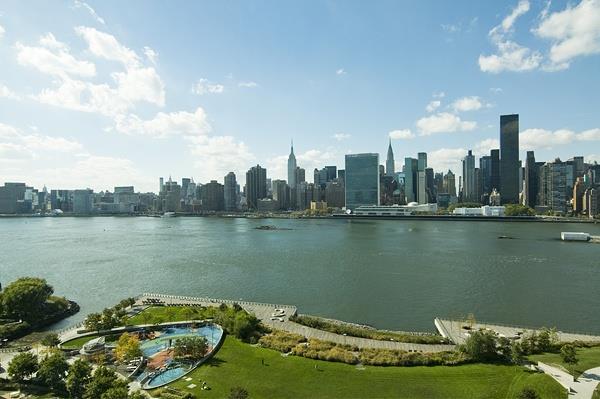 Foto del edificio - 4630 Center Blvd