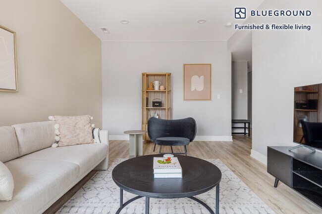 Foto del edificio - 6355 N Paulina St