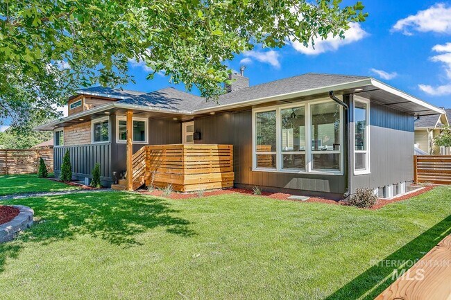 Building Photo - 4102 W Kootenai St