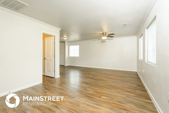 Building Photo - 3915 Bissett Wy