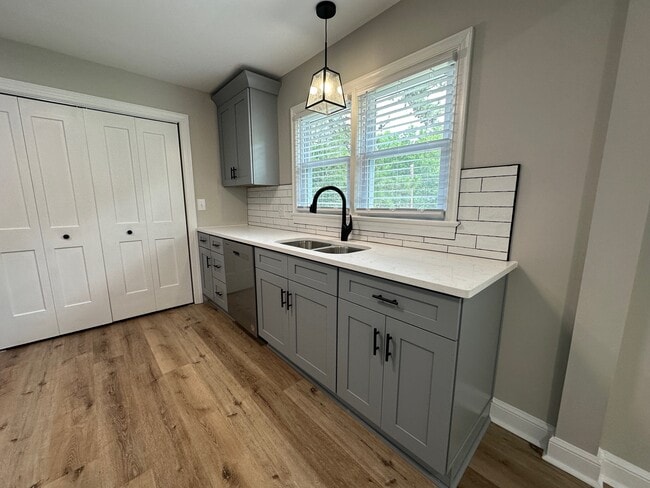 Kitchen - 2416 E Lexington Ave