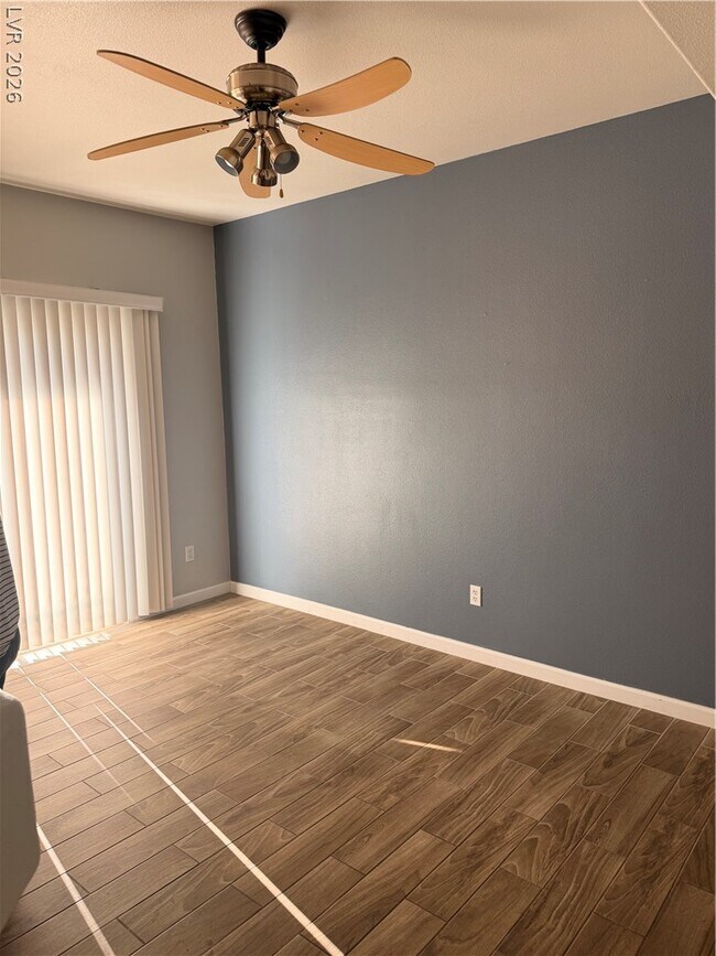Foto del edificio - 9050 W Warm Springs Rd