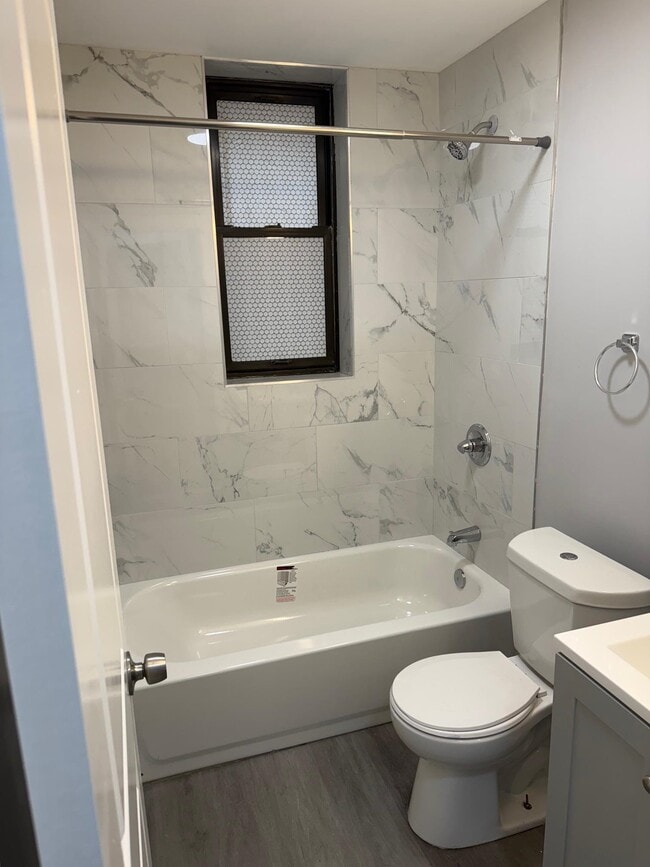 Building Photo - 304 60th St