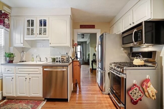 Building Photo - 54 Olney St