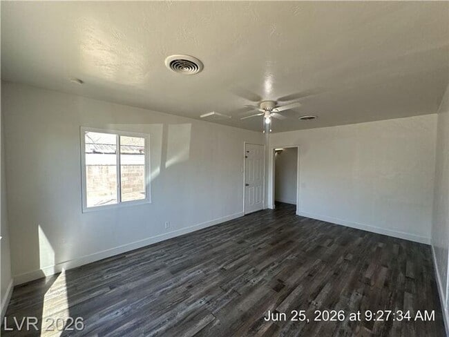 Building Photo - Henderson Single-Story with Huge Backyard & Covered Patio