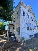 Building Photo - 403 Cummings Ave