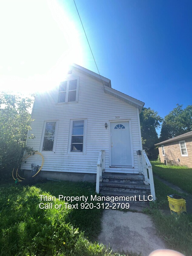 769 Vine Ave, Oshkosh, WI 54901 House Rental in Oshkosh, WI