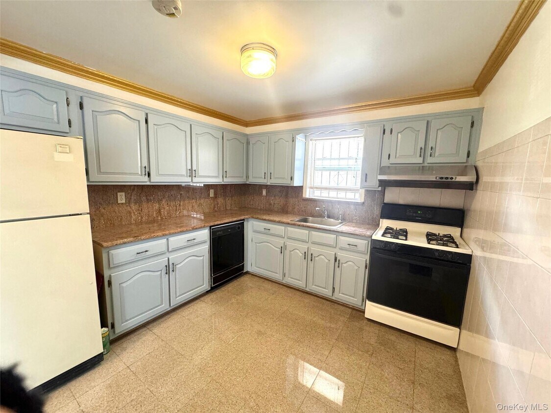 Foto principal - 122-14 22nd Ave