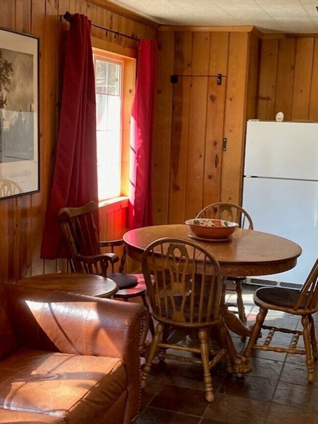 Foto del edificio - *Small Cozy Furnished Cabin*