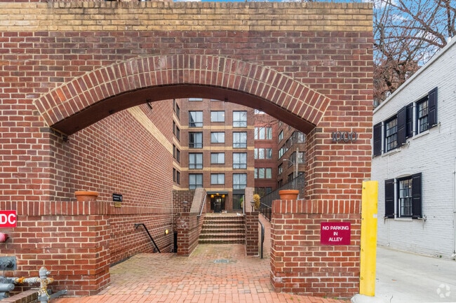 1000 29th St NW - The Ledger Apartments