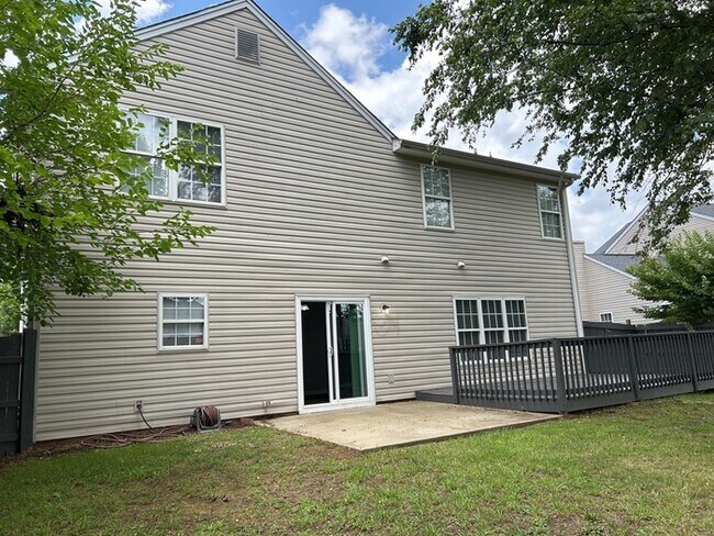 Building Photo - House in Simpsonville