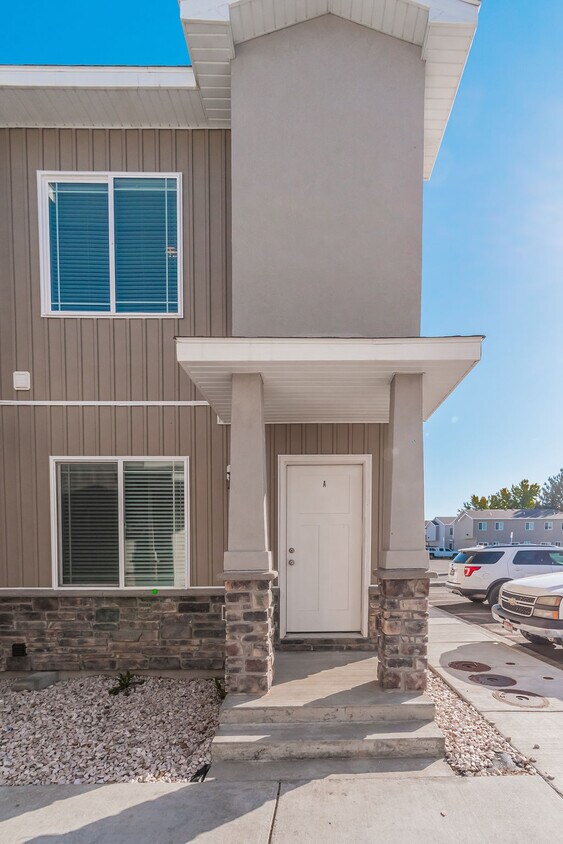 Foto principal - 654 S Saturn Ave