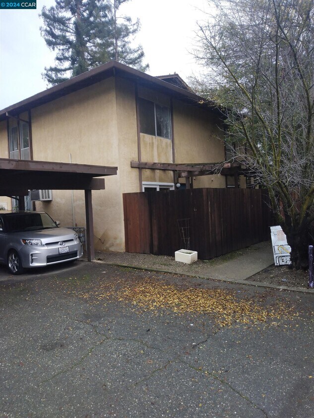 7 Donegal Ct Unit A, Pleasant Hill, CA 94523 Room for Rent in