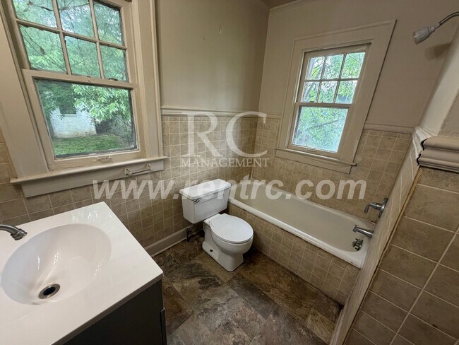 Foto del edificio - 625.5 Commercial-