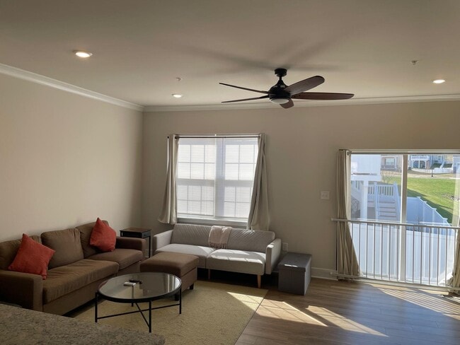 Foto del edificio - 1235 Greylock Ln