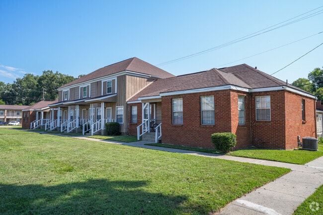 The Apartments at Lake Hill