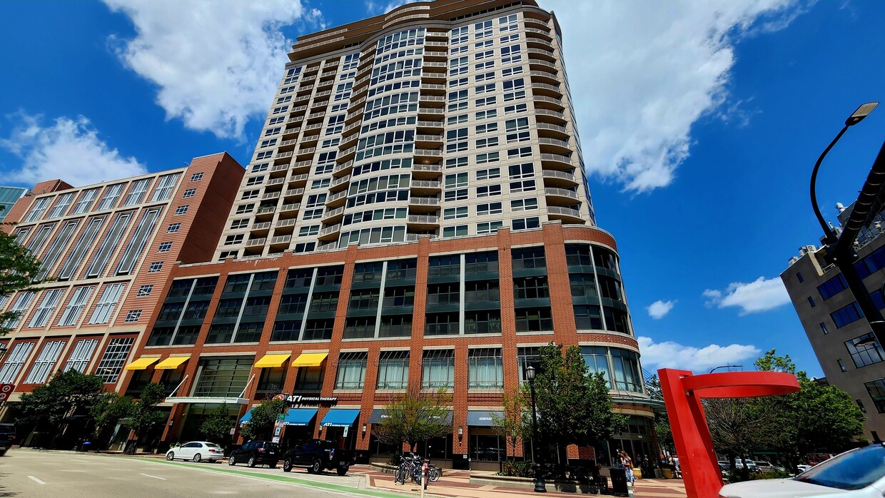 807 Davis St Unit 1807, Evanston, IL 60201 Condo for Rent in Evanston
