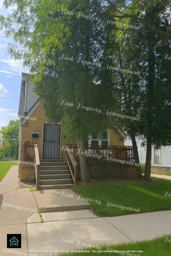 Primary Photo - 5943-5945 Lakeview