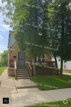 Building Photo - 5943-5945 Lakeview St
