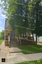 Building Photo - 5943-5945 Lakeview St