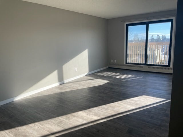 Building Photo - 8111-8196 96 St