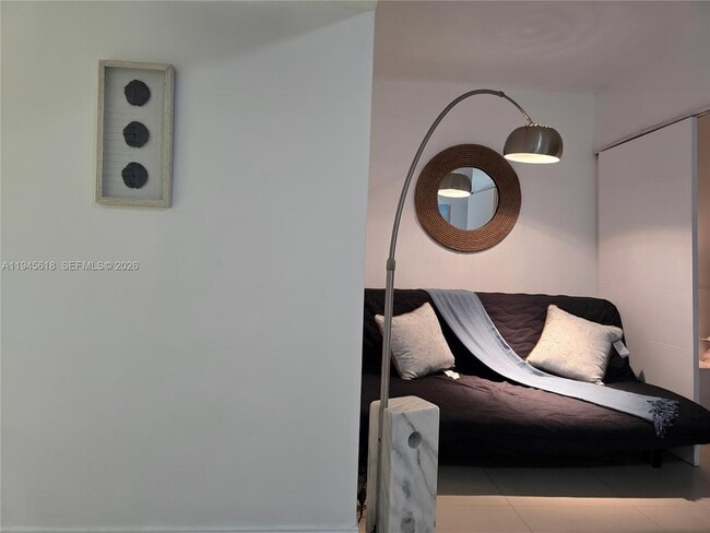 Foto del edificio - 100 Lincoln Rd