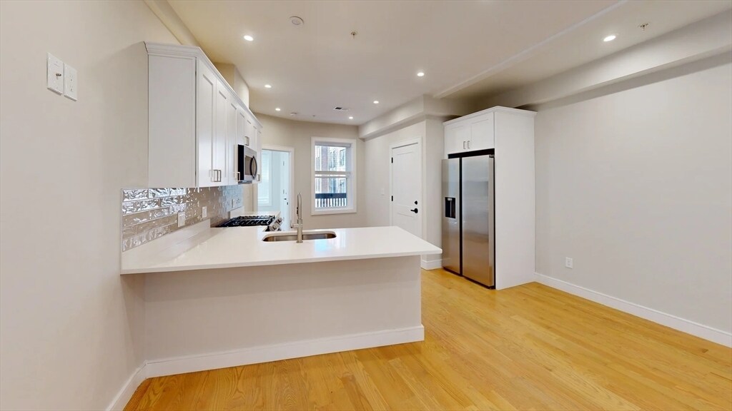Foto principal - 169 Allston St