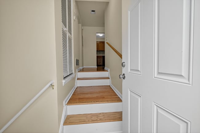 Building Photo - 802 Jesse Way