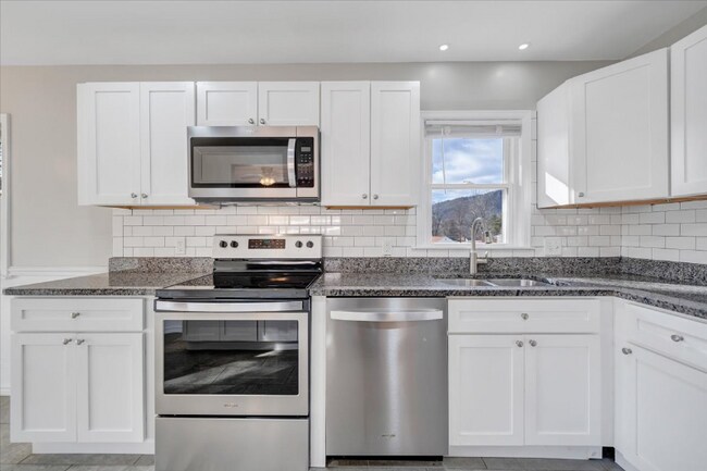 Foto del edificio - 15 Holly Ln