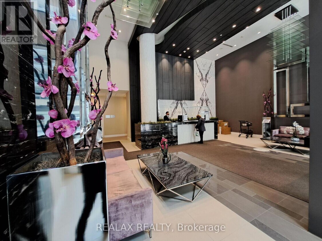 Photo principale - 9205-9205 Yonge St
