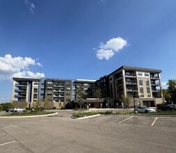 Building Photo - 234 W Diehl Rd