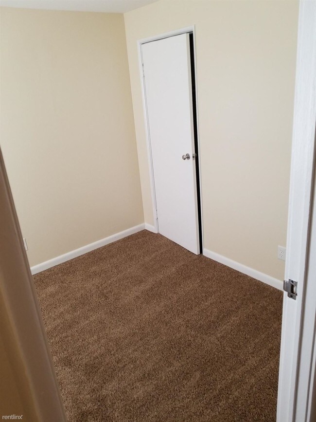 Building Photo - 3 br, 1 bath Apartment - 955 Grafton Rd Apt 3