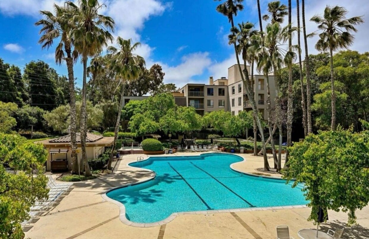 Foto principal - Spacious Upgraded Condo in The Keys – Waln...