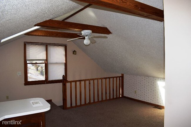 Building Photo - 1009 Bay Dr