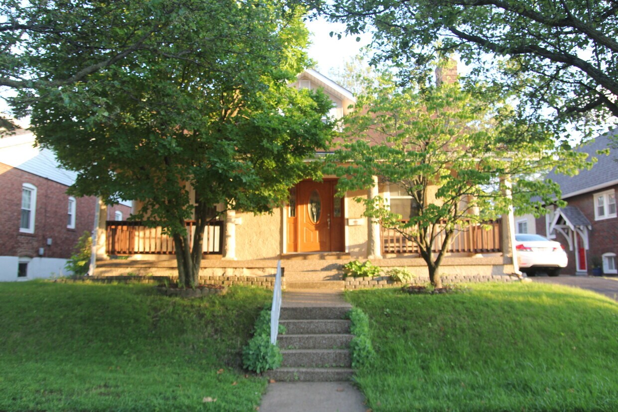 7404 Gayola Pl Unit 7404, Maplewood, MO 63143 Apartments in Maplewood