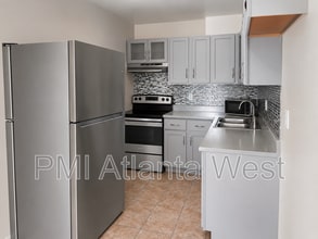 Building Photo - 139 Lawton St SW