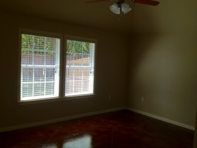 Building Photo - 201 Chapel Trail Cir