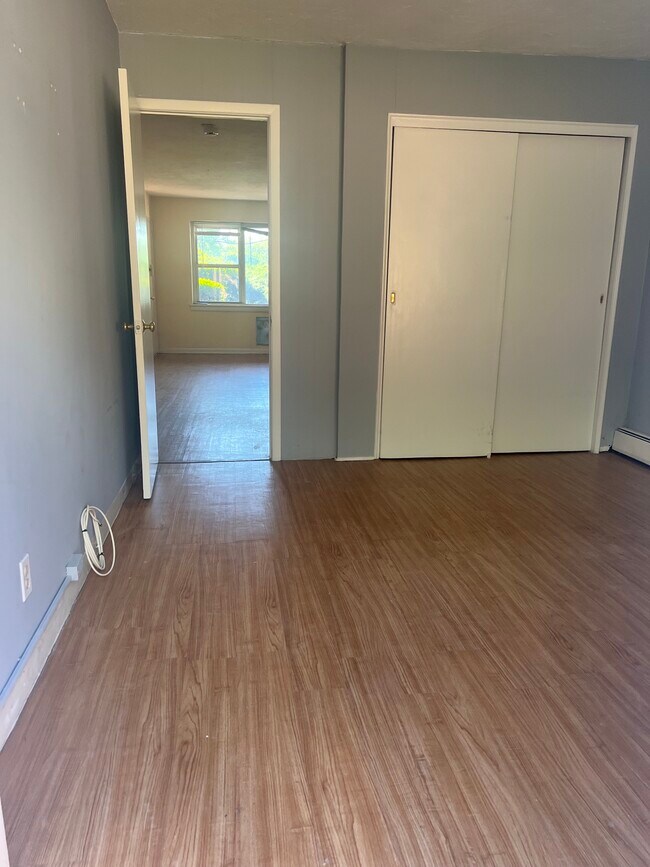 Foto del edificio - 369 Mayflower Ave