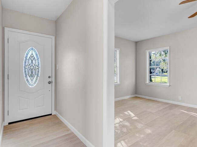 Building Photo - 4 Bedroom Single Family Home in Beaumont