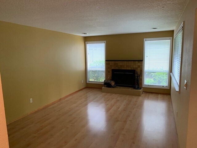 Foto del edificio - 5078 Madrona St