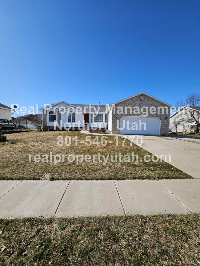 Foto del edificio - Stunning 4 Bedroom 3 Bath Syracuse Home