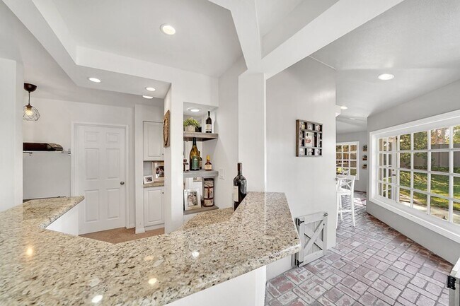 Foto del edificio - 3 Bed 2 Bath Single Family Home in Eastbluff