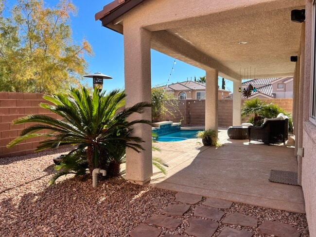 Building Photo - 616 Tecate Valley St