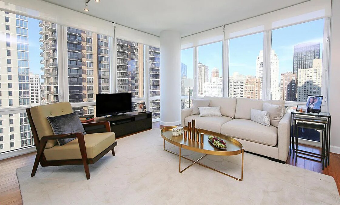 Foto principal - 856 10th Ave