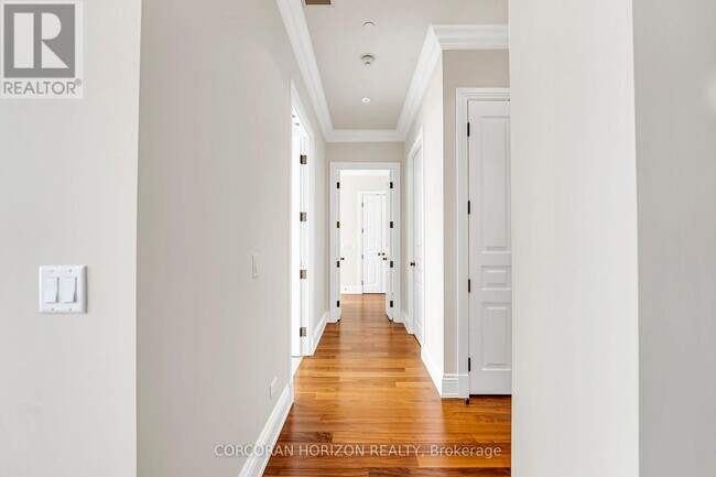 Building Photo - 183 Wellington St W